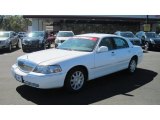 2009 Vibrant White Lincoln Town Car Signature Limited #54851287
