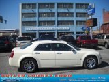 2005 Cool Vanilla Chrysler 300 C HEMI #54913036