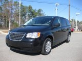 2008 Brilliant Black Crystal Pearlcoat Chrysler Town & Country LX #5490971
