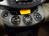 2009 Toyota RAV4 Limited 4WD Controls