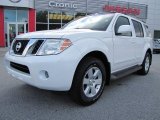 2008 Avalanche White Nissan Pathfinder SE #55235927