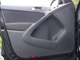 2011 Volkswagen Tiguan SE 4Motion Door Panel