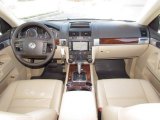 2010 Volkswagen Touareg VR6 FSI 4XMotion Dashboard