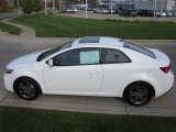 Clear White Kia Forte Koup in 2011