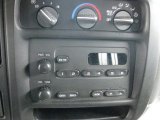 2002 Chevrolet Express 1500 Passenger Van Audio System