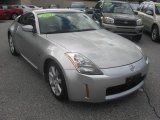 2004 Nissan 350Z Coupe Front 3/4 View