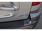2001 Hyundai Santa Fe GL V6 4WD Marks and Logos