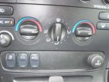 2004 Volvo S60 2.4 Controls