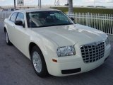 2009 Cool Vanilla White Chrysler 300 LX #542460