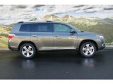 Cypress Green Pearl Toyota Highlander in 2012