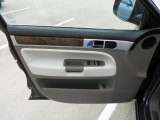 2010 Volkswagen Touareg TDI 4XMotion Door Panel