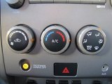 2006 Nissan Titan SE King Cab 4x4 Controls