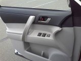 2012 Toyota Highlander SE Door Panel