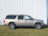 Amber Bronze Metallic Chevrolet Suburban in 2007