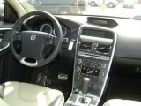 2010 Volvo XC60 T6 AWD R-Design Dashboard