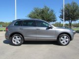 2011 Volkswagen Touareg VR6 FSI Executive 4XMotion Exterior