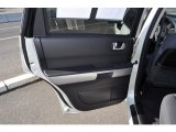 2006 Mitsubishi Endeavor LS AWD Door Panel