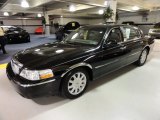 2010 Black Lincoln Town Car Signature Limited #56275245