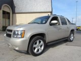 2007 Chevrolet Avalanche LT Front 3/4 View