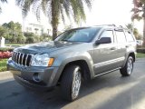 2007 Jeep Grand Cherokee Limited Front 3/4 View