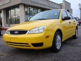 2006 Screaming Yellow Ford Focus ZX5 SE Hatchback #56827601