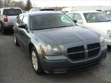 2005 Dodge Magnum SE