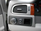 2009 GMC Sierra 1500 SLT Extended Cab Controls