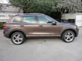 Toffee Brown Metallic Volkswagen Touareg in 2011