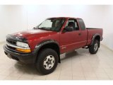 2001 Chevrolet S10 LS Extended Cab 4x4 Front 3/4 View