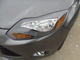 2012 Ford Focus Titanium 5-Door Headlight