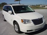 2008 Stone White Chrysler Town & Country Touring Signature Series #542433