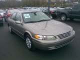 1998 Cashmere Beige Metallic Toyota Camry LE #58607787