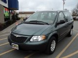 2002 Onyx Green Pearl Chrysler Voyager  #58725012