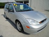 2001 Ford Focus SE Wagon Front 3/4 View
