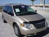 2006 Linen Gold Metallic Chrysler Town & Country Limited #542476
