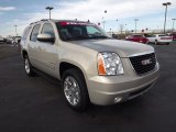 2009 GMC Yukon SLT Front 3/4 View
