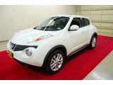 White Pearl Nissan Juke in 2011