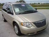 2005 Linen Gold Metallic Chrysler Town & Country Limited #542481