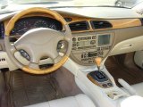 2000 Jaguar S-Type 4.0 Dashboard