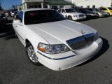 2011 Vibrant White Lincoln Town Car Signature Limited #59026122