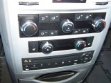 2008 Chrysler Town & Country Touring Signature Series Controls