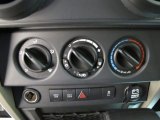 2010 Jeep Wrangler Rubicon 4x4 Controls