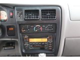 2004 Toyota Tacoma SR5 Xtracab 4x4 Controls