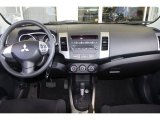 2007 Mitsubishi Outlander ES Dashboard