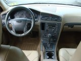 2002 Volvo V70 2.4 Wagon Dashboard