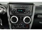 2009 Jeep Wrangler Sahara 4x4 Controls