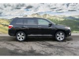 Black Toyota Highlander in 2012
