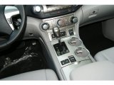 2012 Toyota Highlander SE 4WD Controls