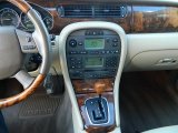 2008 Jaguar X-Type 3.0 Sedan Controls