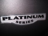 Chrysler Town & Country 2004 Badges and Logos